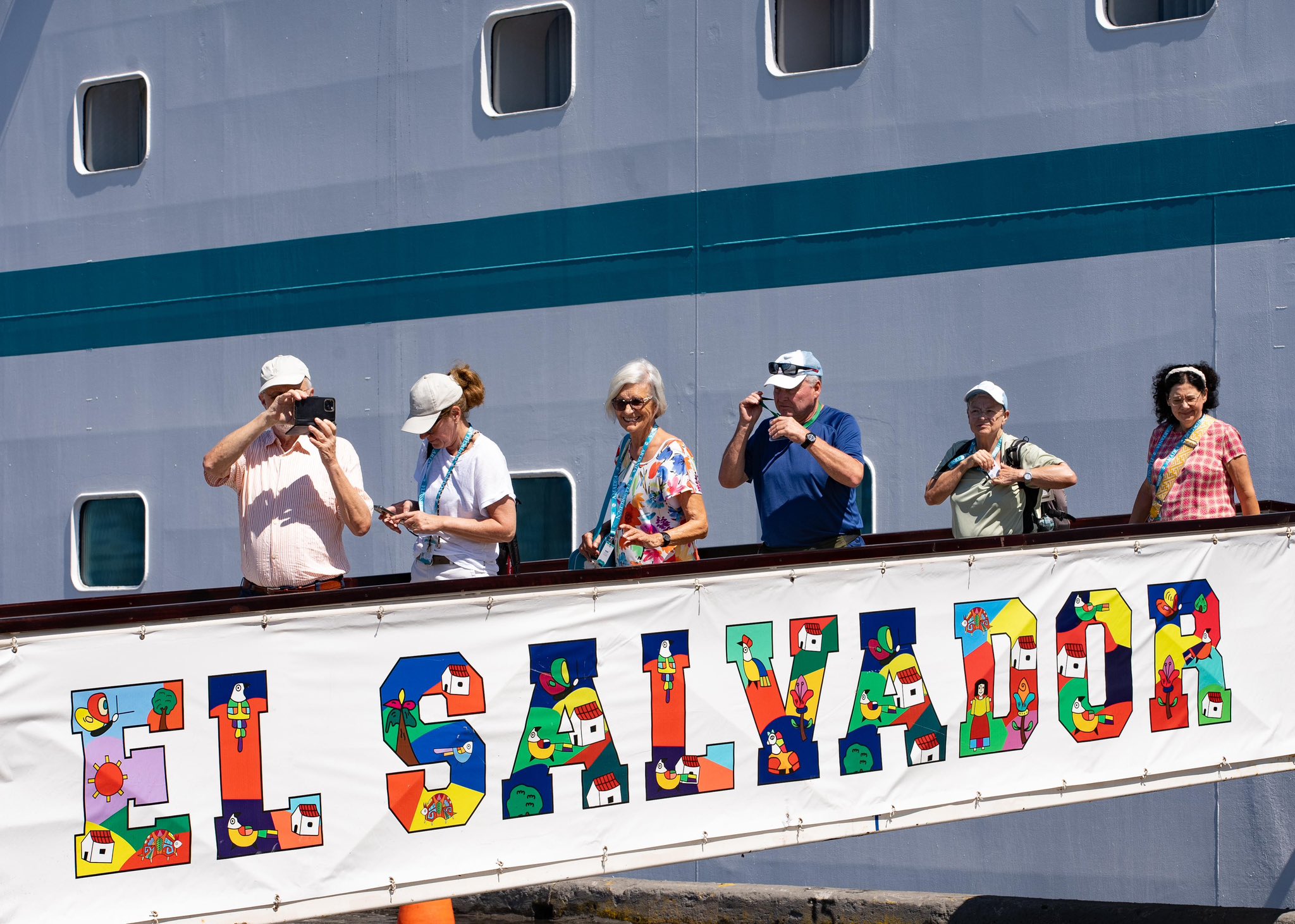 turismo-en-el-salvador-crece-35-y-supera-17-millones-de-visitantes-en-2026